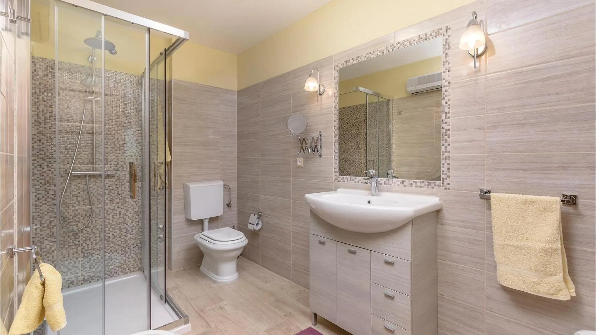 Nice Home In Nova Vas With Heated Swimming Pool